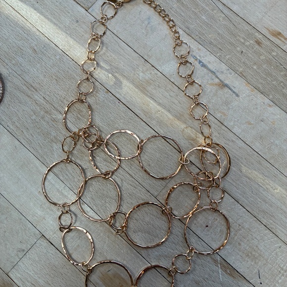 Hammered Gold Tone Jewelry Set: Matching Necklace, Bracelet, Earrings - Picture 7 of 7